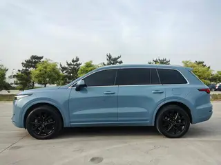 Li Auto ONE 2021 extended range 6 Seat plate exterior photo 2 Li Auto ONE 2021 extended range 6 Seat plate exterior photo 2