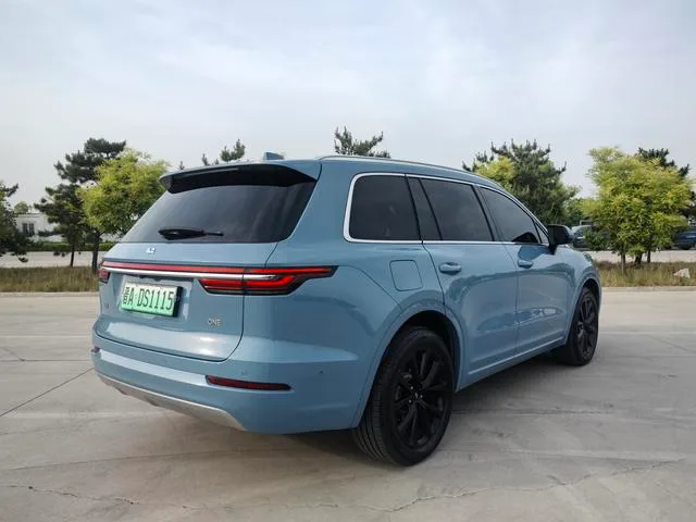 Li Auto ONE 2021 extended range 6 Seat plate exterior photo 3 Li Auto ONE 2021 extended range 6 Seat plate exterior photo 3