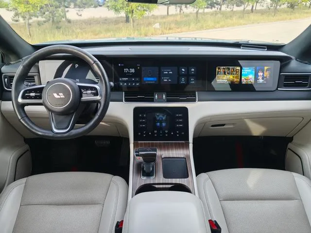 Li Auto ONE 2021 extended range 6 Seat plate interior photo 8 Li Auto ONE 2021 extended range 6 Seat plate interior photo 8