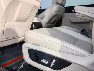 Li Auto ONE 2021 extended range 6 Seat plate interior photo 10 Li Auto ONE 2021 extended range 6 Seat plate interior photo 10