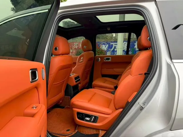 Li Auto L8 2023 Pro Версия интерьер фото 6