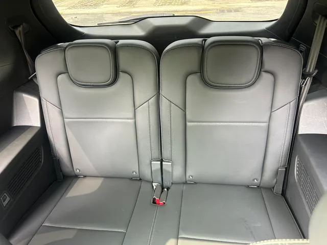 Li Auto ONE 2021 extended range 6 Seat plate interior photo 8 Li Auto ONE 2021 extended range 6 Seat plate interior photo 8