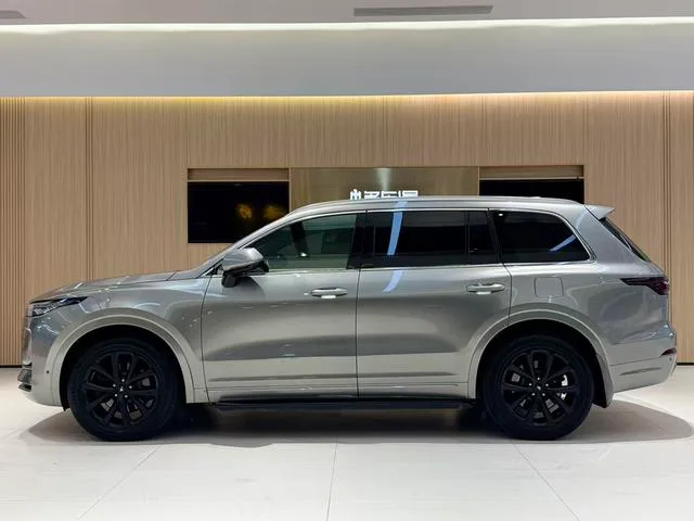 Li Auto ONE 2020 extended range 6 Seat plate exterior photo 3 Li Auto ONE 2020 extended range 6 Seat plate exterior photo 3