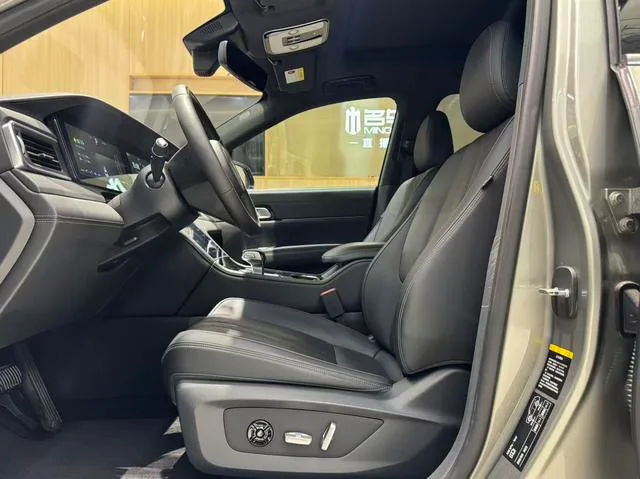Li Auto ONE 2020 extended range 6 Seat plate exterior photo 9 Li Auto ONE 2020 extended range 6 Seat plate exterior photo 9