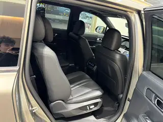 Li Auto ONE 2020 extended range 6 Seat plate interior photo 16 Li Auto ONE 2020 extended range 6 Seat plate interior photo 16