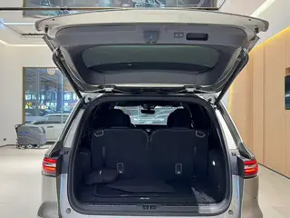 Li Auto ONE 2020 extended range 6 Seat plate interior photo 18 Li Auto ONE 2020 extended range 6 Seat plate interior photo 18