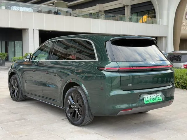 Li Auto L8 2023 Pro Версия интерьер фото 16 Li Auto L8 2023 Pro Версия интерьер фото 16