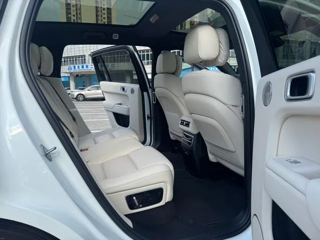Li Auto L7 2023 Pro Версия интерьер фото 11 Li Auto L7 2023 Pro Версия интерьер фото 11