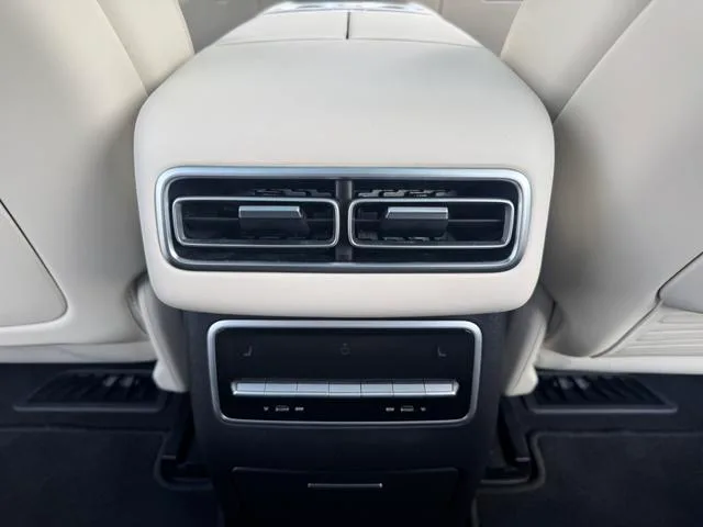 Li Auto L7 2023 Pro Версия интерьер фото 20 Li Auto L7 2023 Pro Версия интерьер фото 20