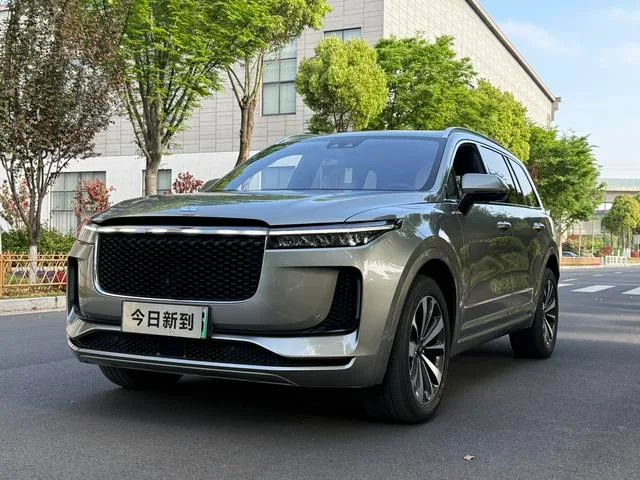 Li Auto ONE 2020 extended range 6 Seat plate exterior photo 1 Li Auto ONE 2020 extended range 6 Seat plate exterior photo 1