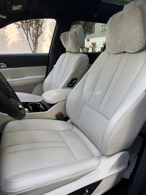 Li Auto ONE 2020 extended range 6 Seat plate exterior photo 8 Li Auto ONE 2020 extended range 6 Seat plate exterior photo 8
