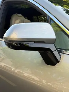 Li Auto ONE 2020 extended range 6 Seat plate exterior photo 9 Li Auto ONE 2020 extended range 6 Seat plate exterior photo 9