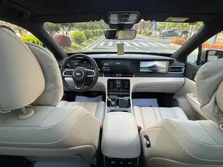 Li Auto ONE 2020 extended range 6 Seat plate interior photo 11 Li Auto ONE 2020 extended range 6 Seat plate interior photo 11