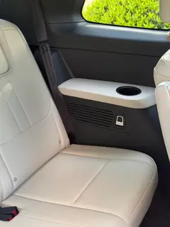 Li Auto ONE 2020 extended range 6 Seat plate interior photo 20 Li Auto ONE 2020 extended range 6 Seat plate interior photo 20