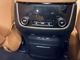 Li Auto ONE 2020 extended range 6 Seat plate interior photo 14 Li Auto ONE 2020 extended range 6 Seat plate interior photo 14