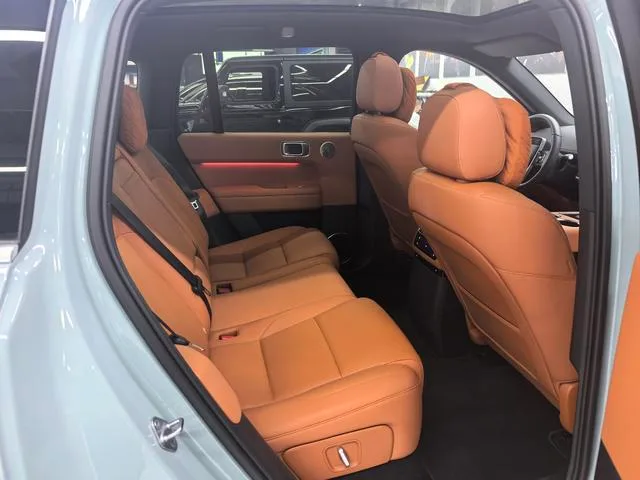 Li Auto L6 2025 Max Smart Rejuvenation New Edition interior photo 15 Li Auto L6 2025 Max Smart Rejuvenation New Edition interior photo 15