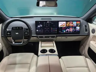 Li Auto L6 2025 Pro Smart Rejuvenation New Edition interior photo 12 Li Auto L6 2025 Pro Smart Rejuvenation New Edition interior photo 12