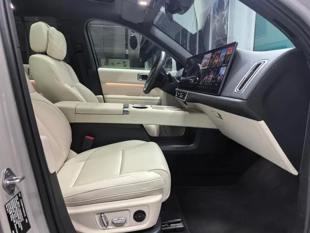Li Auto L6 2025 Pro Smart Rejuvenation New Edition interior photo 15 Li Auto L6 2025 Pro Smart Rejuvenation New Edition interior photo 15