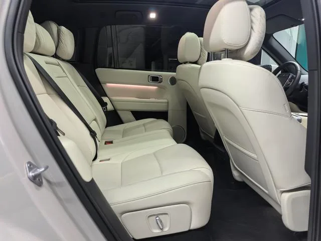 Li Auto L6 2025 Pro Smart Rejuvenation New Edition interior photo 16 Li Auto L6 2025 Pro Smart Rejuvenation New Edition interior photo 16