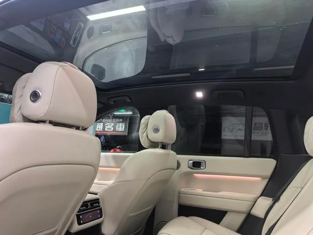 Li Auto L6 2025 Pro Smart Rejuvenation New Edition interior photo 18 Li Auto L6 2025 Pro Smart Rejuvenation New Edition interior photo 18
