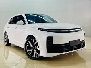 Li Auto L7 2023 Pro version exterior photo 3