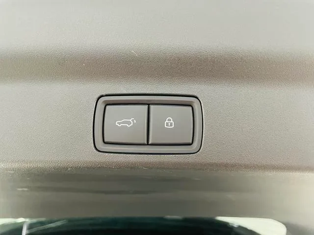 Li Auto L7 2023 Pro version interior photo 16