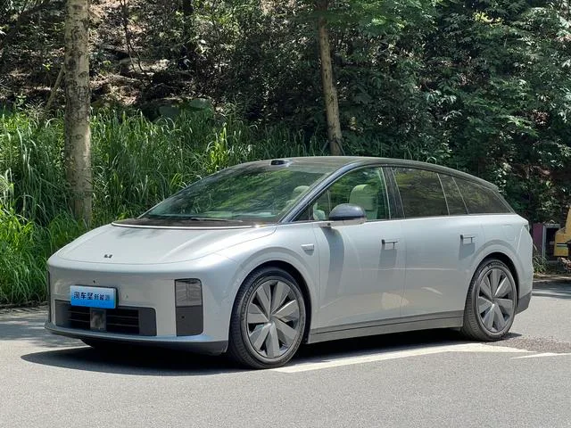 Li Auto i6 2025 Полный привод Стандартная версия экстерьер фото 1 Li Auto i6 2025 Полный привод Стандартная версия экстерьер фото 1