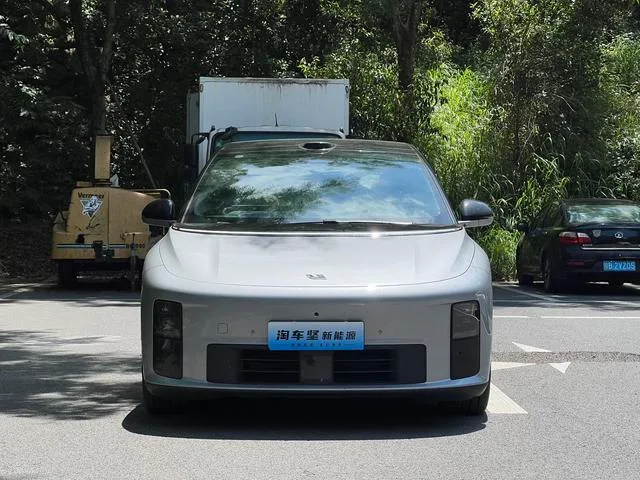 Li Auto i6 2025 Полный привод Стандартная версия экстерьер фото 2 Li Auto i6 2025 Полный привод Стандартная версия экстерьер фото 2