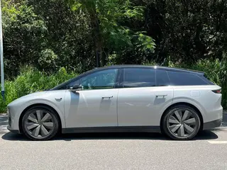 Li Auto i6 2025 Полный привод Стандартная версия экстерьер фото 3 Li Auto i6 2025 Полный привод Стандартная версия экстерьер фото 3