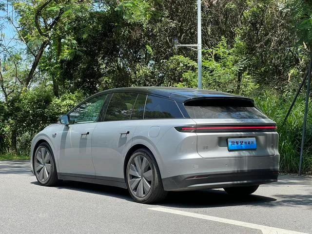 Li Auto i6 2025 Полный привод Стандартная версия экстерьер фото 4 Li Auto i6 2025 Полный привод Стандартная версия экстерьер фото 4