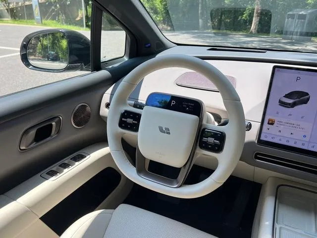 Li Auto i6 2025 Полный привод Стандартная версия интерьер фото 12 Li Auto i6 2025 Полный привод Стандартная версия интерьер фото 12