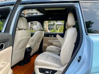 Li Auto ONE 2021 extended range 6 Seat plate exterior photo 5