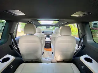 Li Auto ONE 2021 extended range 6 Seat plate interior photo 7