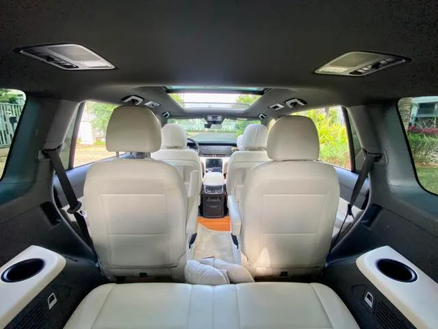 Li Auto ONE 2021 extended range 6 Seat plate interior photo 7