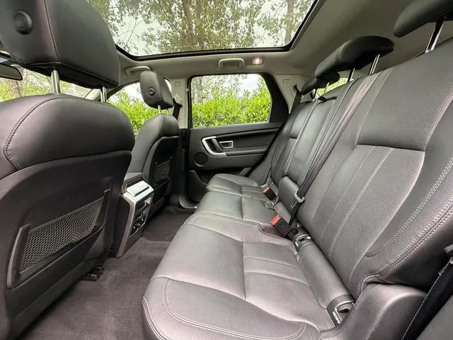 Land Rover Discovery Sport 2017 2.0T HSE interior photo 9 Land Rover Discovery Sport 2017 2.0T HSE interior photo 9