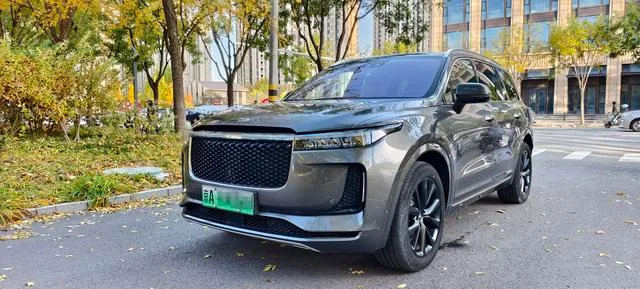 Li Auto ONE 2020 extended range 6 Seat plate exterior photo 1 Li Auto ONE 2020 extended range 6 Seat plate exterior photo 1