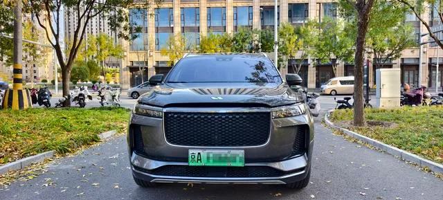 Li Auto ONE 2020 extended range 6 Seat plate exterior photo 2 Li Auto ONE 2020 extended range 6 Seat plate exterior photo 2