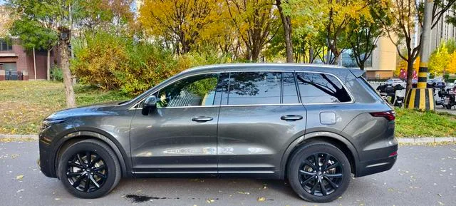 Li Auto ONE 2020 extended range 6 Seat plate exterior photo 7 Li Auto ONE 2020 extended range 6 Seat plate exterior photo 7