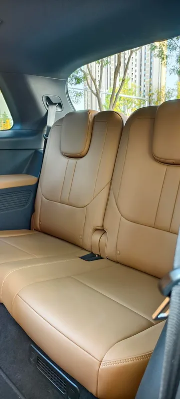 Li Auto ONE 2020 extended range 6 Seat plate interior photo 17 Li Auto ONE 2020 extended range 6 Seat plate interior photo 17