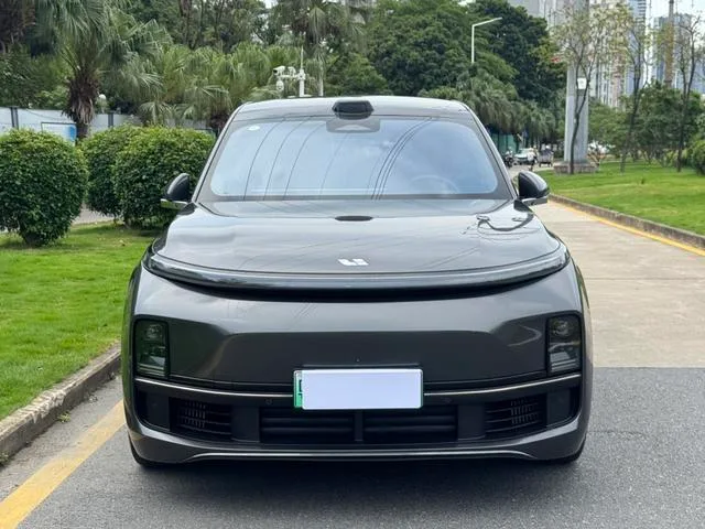 Li Auto L9 2022 Max Версия экстерьер фото 2