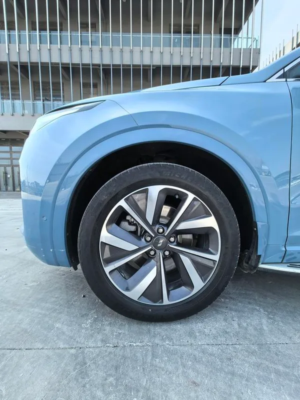 Li Auto ONE 2021 extended range 6 Seat plate exterior photo 9 Li Auto ONE 2021 extended range 6 Seat plate exterior photo 9