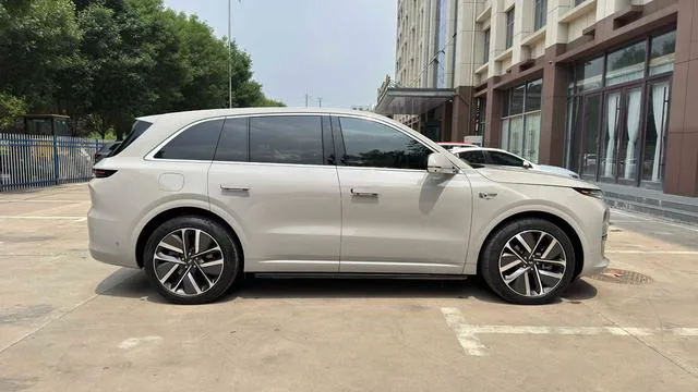 Li Auto L6 2024 Max Версия экстерьер фото 4