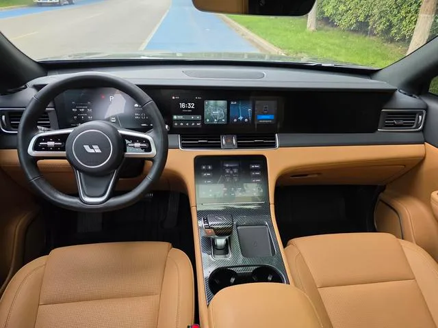 Li Auto ONE 2021 extended range 6 Seat plate exterior photo 7 Li Auto ONE 2021 extended range 6 Seat plate exterior photo 7