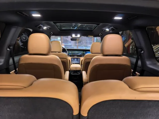 Li Auto ONE 2021 extended range 6 Seat plate exterior photo 10