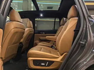 Li Auto ONE 2021 extended range 6 Seat plate interior photo 17
