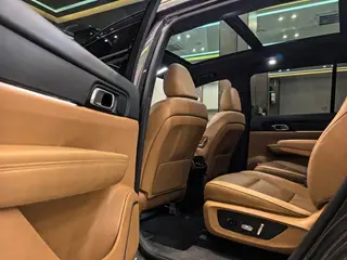 Li Auto ONE 2021 extended range 6 Seat plate interior photo 18