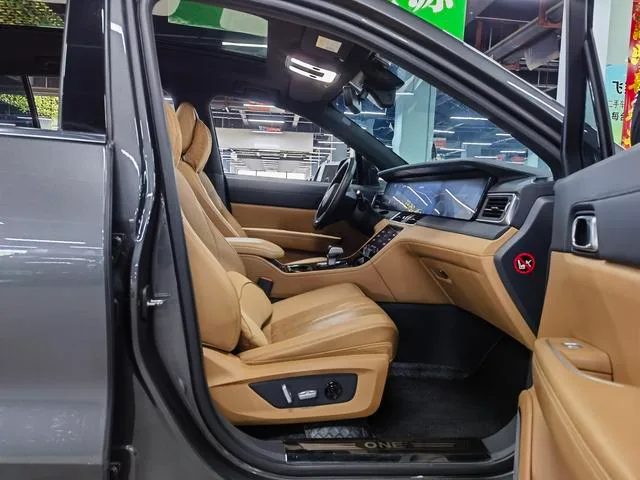 Li Auto ONE 2020 extended range 7 Seat plate exterior photo 9 Li Auto ONE 2020 extended range 7 Seat plate exterior photo 9