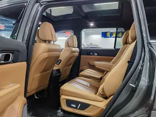 Li Auto ONE 2020 extended range 7 Seat plate interior photo 10 Li Auto ONE 2020 extended range 7 Seat plate interior photo 10