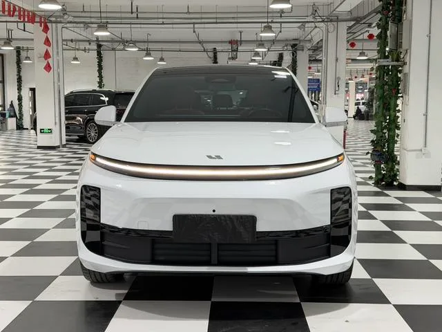 Li Auto L6 2024 Pro Версия экстерьер фото 2