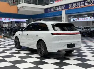 Li Auto L6 2024 Pro Версия интерьер фото 9